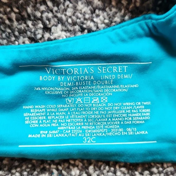 Victoria's Secret Body By Victoria Lined Demi Bra - Picture 4 of 4